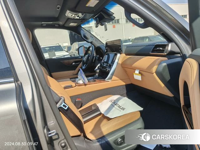Lexus LX 2024 Темно-серый из Китая