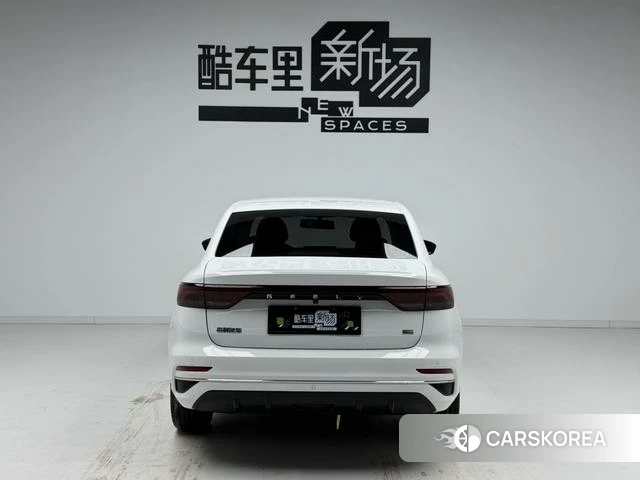 Geely Automobile Emgrand 2022 Белый из Китая