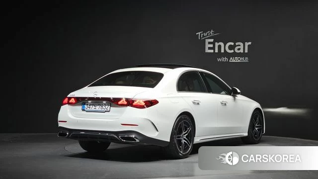 Mercedes-Benz E-Class W214 2025 Белый из Кореи