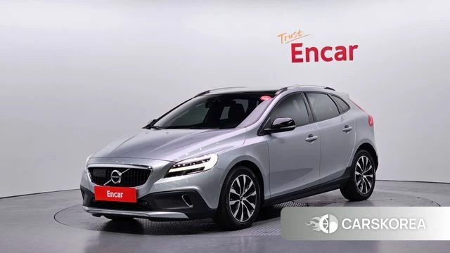 Volvo V40 Cross-Country 2019 Серебряный из Кореи