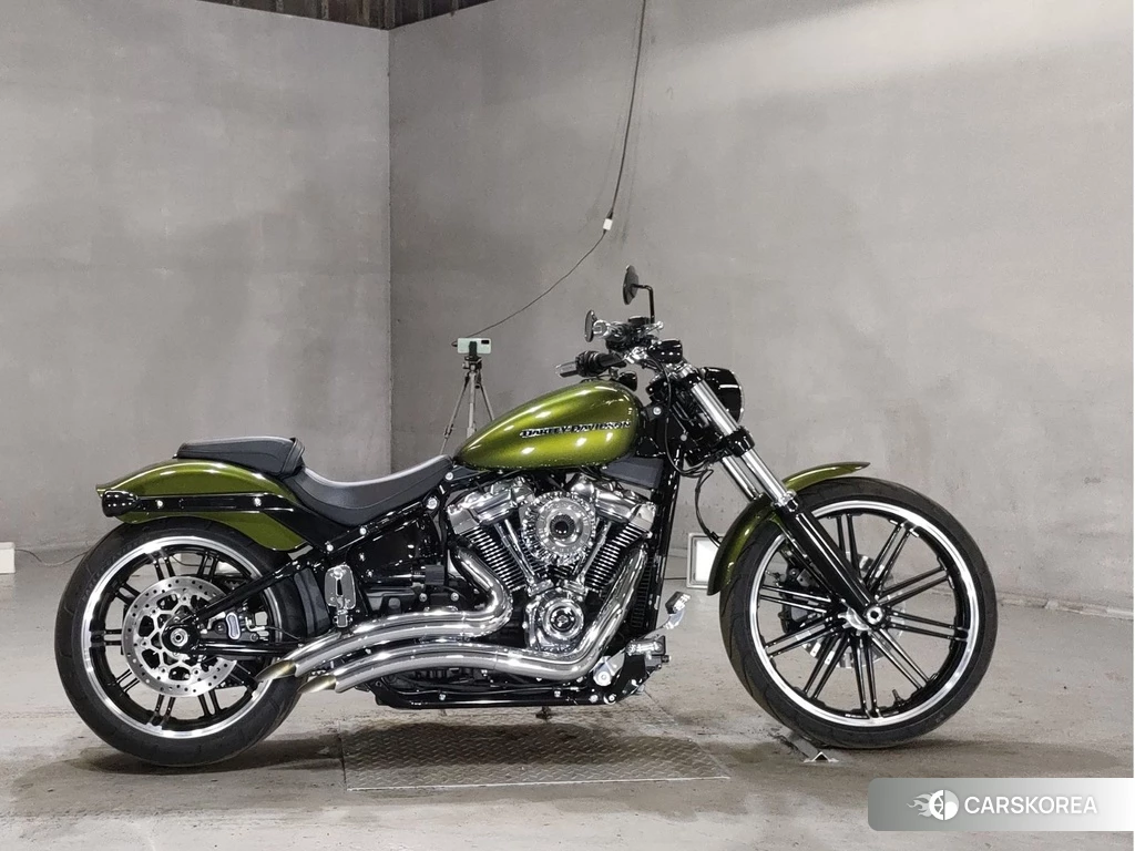 Проданный Harley-Davidson Softail Breakout FXBRS1868 2022 из Японии