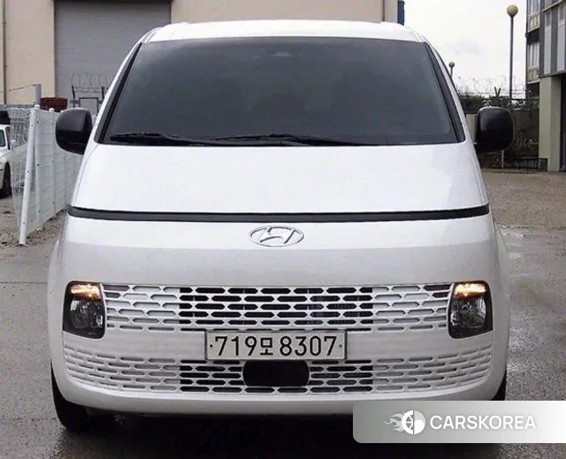 Hyundai Staria 2021 Белый из Кореи