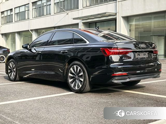 Audi A6L 2020 Черный из Китая