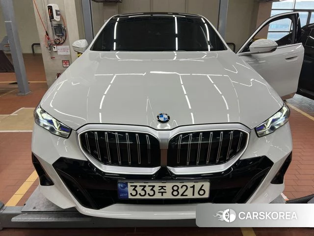BMW 5 Series (G60) 2024 Белый из Кореи