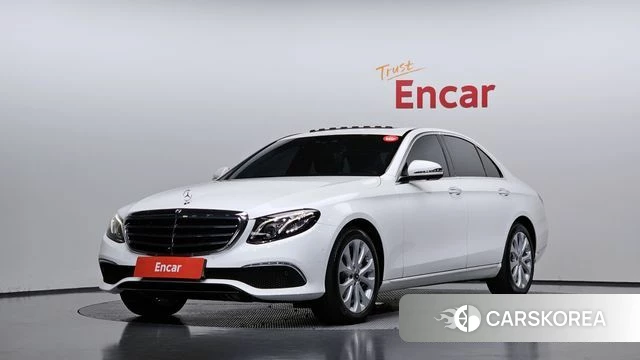 Mercedes-Benz E-Class W213 2018 Белый из Кореи