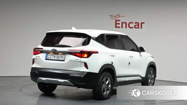 Kia Seltos 2021 Белый из Кореи