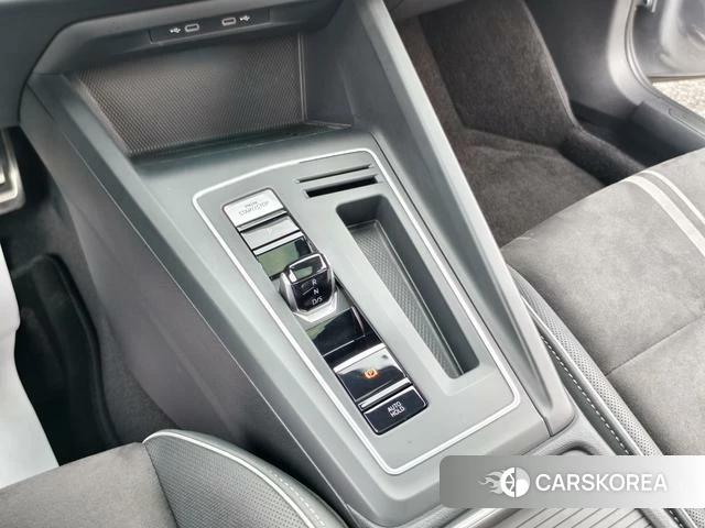 Volkswagen Golf 2023 Серебристо-серый из Китая