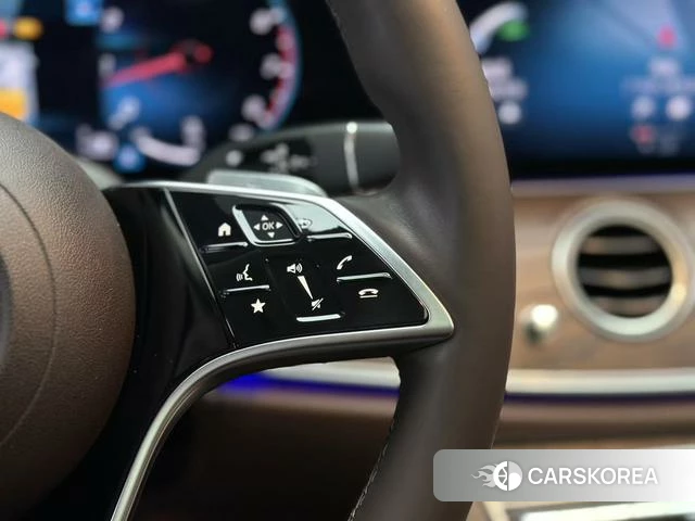 Mercedes-Benz E-class 2022 Черный из Китая