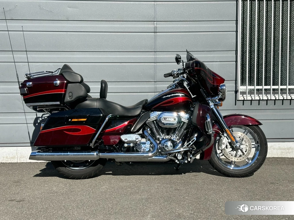 Проданный Harley-Davidson Electra Glide FLHTCUSE1800 CVO 2013 из Японии, фото 2