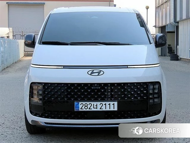 Hyundai Staria 2025 Белый из Кореи