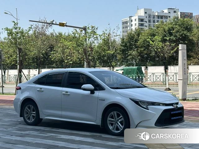 Toyota Lei Ling 2021 Белый из Китая