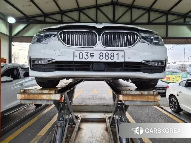 BMW 5 Series (G30) 2018 Белый из Кореи