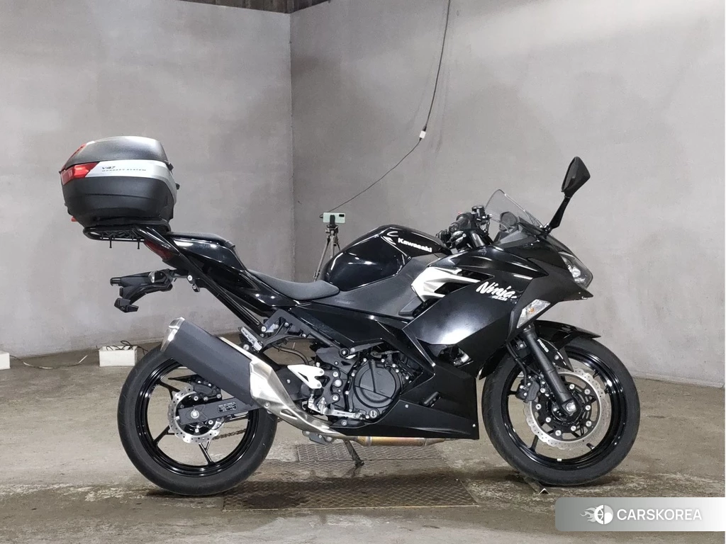 Проданный Kawasaki NINJA 400 2021 из Японии