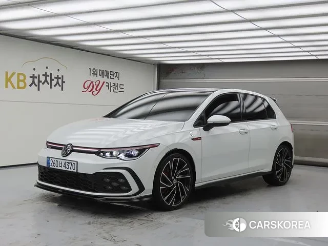 Volkswagen Golf 8th Generation 2024 Белый из Кореи