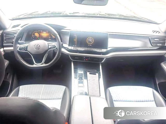 Volkswagen Tourang 2023 Черный из Китая