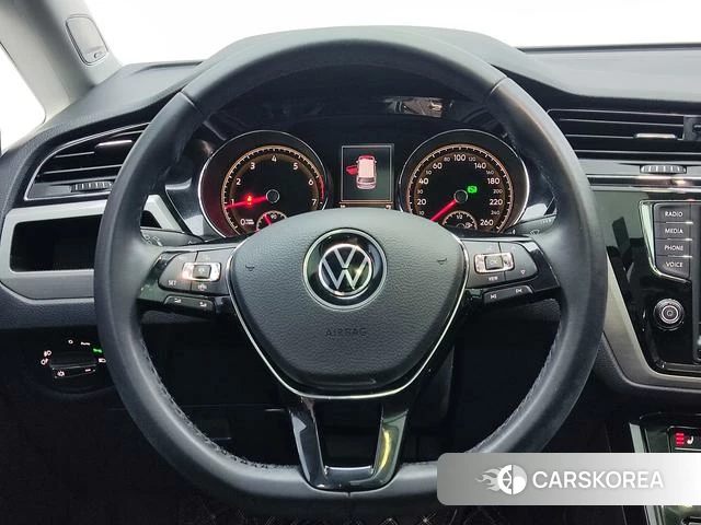 Volkswagen Touran L 2022 Белый из Китая