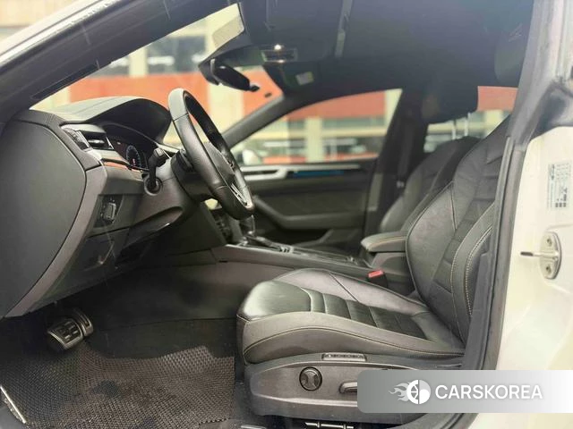 Volkswagen CC 2023 Белый из Китая
