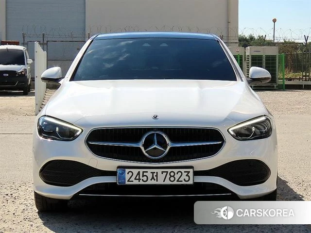 Mercedes-Benz C-Class W206 2023 Белый из Кореи