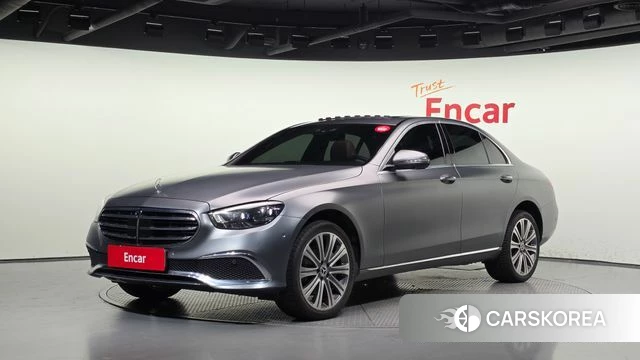 Mercedes-Benz E-Class W213 2023 Серый из Кореи