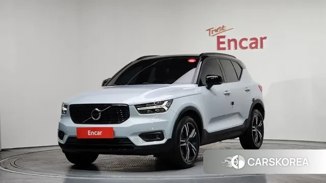Volvo XC40 2022 Серебристо-серый из Кореи