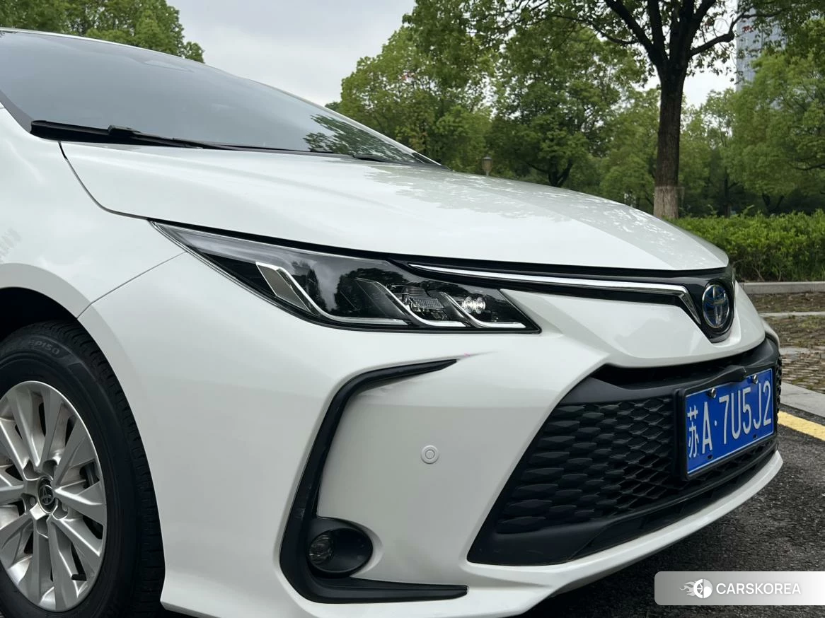 Toyota Corolla 2023 Белый из Китая