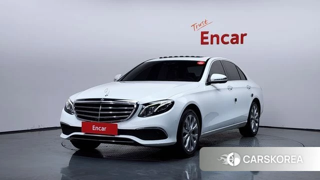 Mercedes-Benz E-Class W213 2018 Белый из Кореи