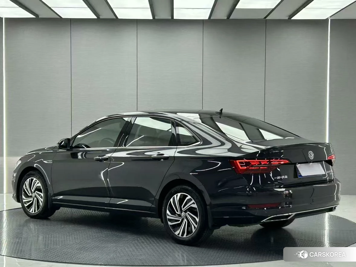 Volkswagen Sagitar 2022 Черный из Китая