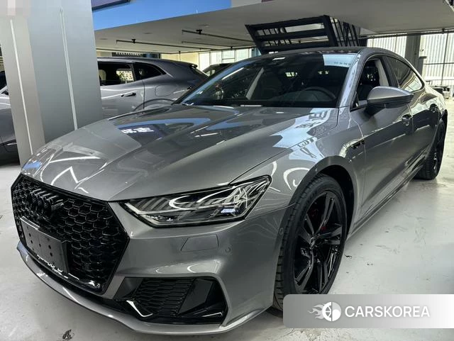 Audi A7L 2024 Серебристо-серый из Китая