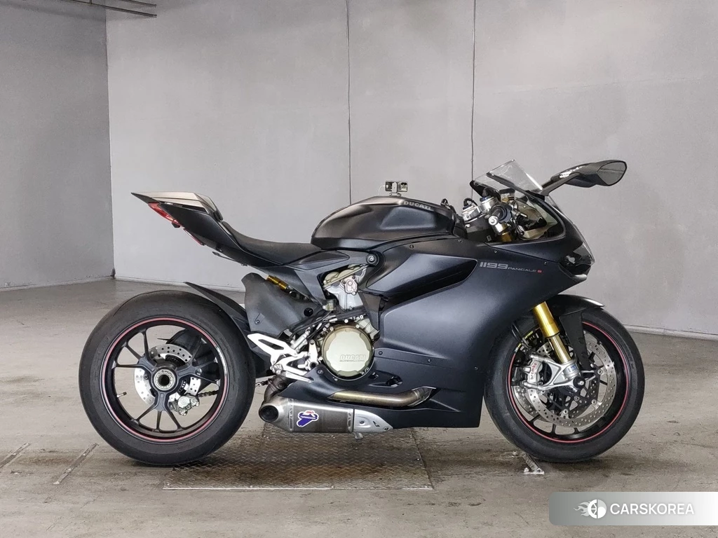 Проданный Ducati 1199 PANIGALE S 2014 из Японии