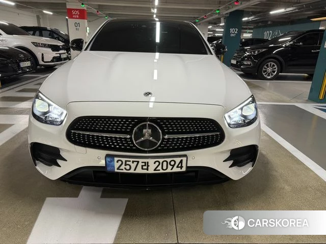 Mercedes-Benz E-Class W213 2023 Белый из Кореи