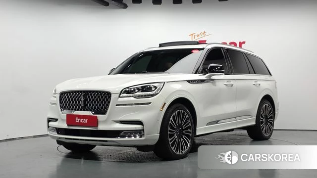Lincoln Aviator 2nd generation 2023 Белый из Кореи