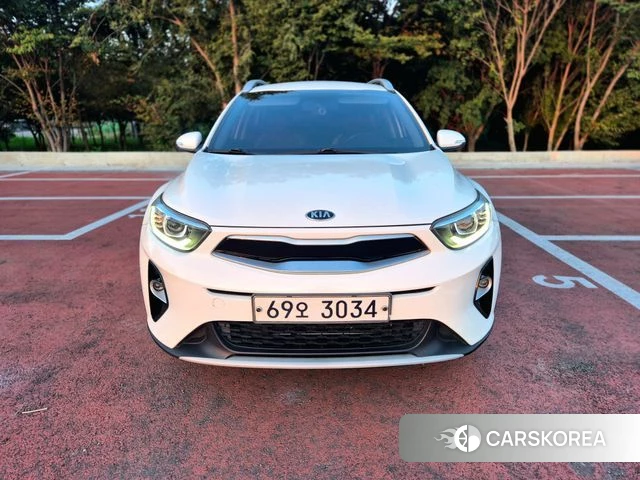 Kia Stonic 2018 Белый из Кореи