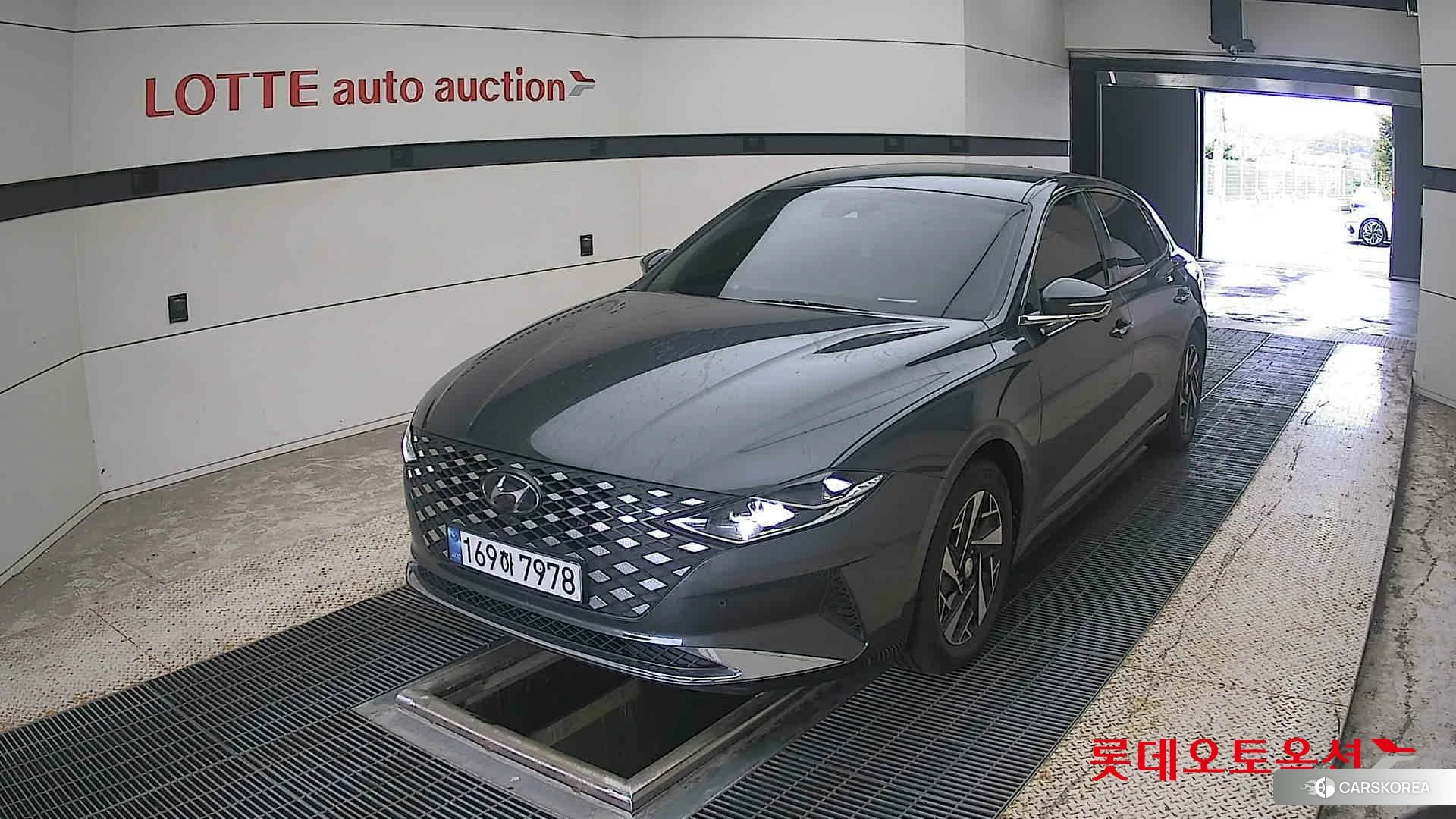 Hyundai Grandeur Hybrid 2022 Nocturne Grey Metallic из Кореи