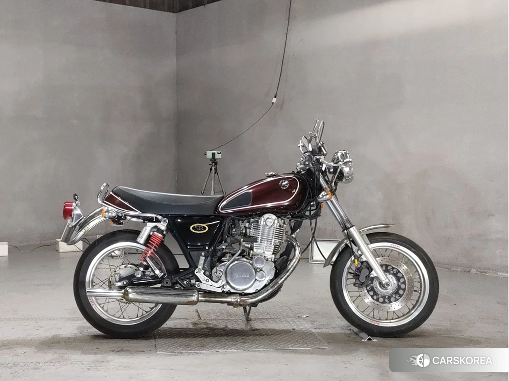 Проданный Yamaha SR 400 2014 из Японии, фото 2