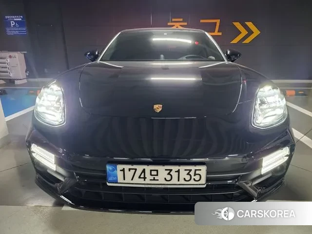 Porsche Panamera (972) 2022 Черный из Кореи