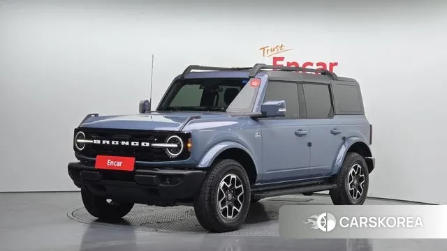 Ford Bronco 6th Generation 2023 Небесно-голубой из Кореи
