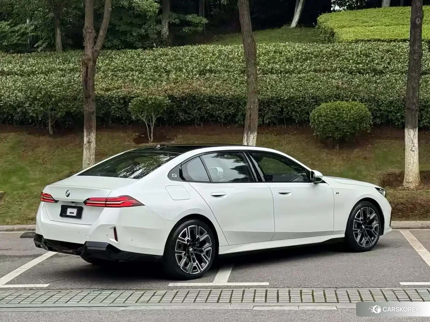 BMW 5 series 2025 Белый из Китая