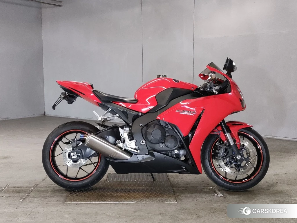 Проданный Honda CBR1000RR 2012 из Японии