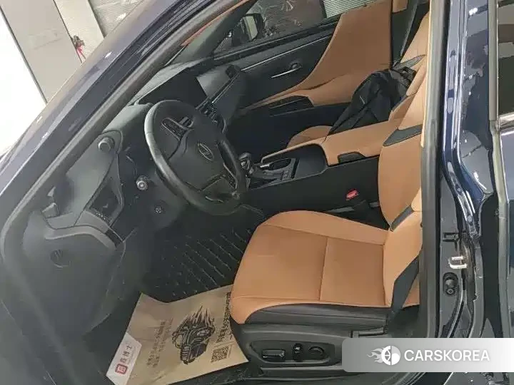 Lexus ES 2024 Черный из Китая