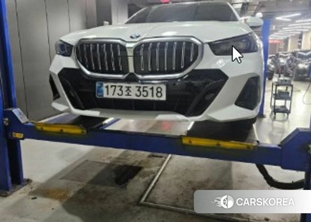 BMW 5 Series (G60) 2024 Белый из Кореи
