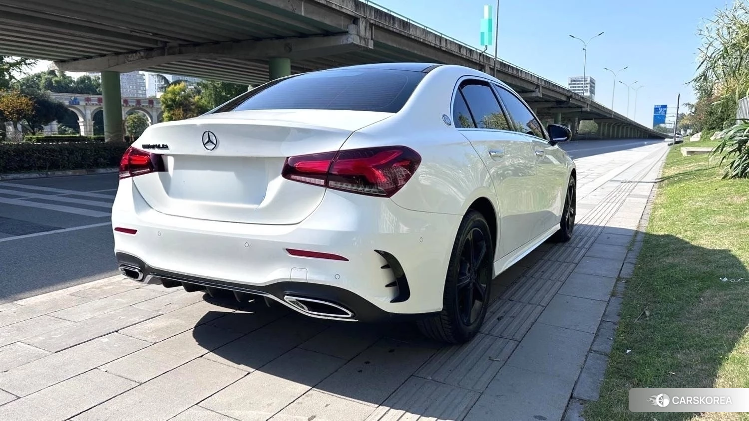 Mercedes-Benz Class A 2022 Белый из Китая