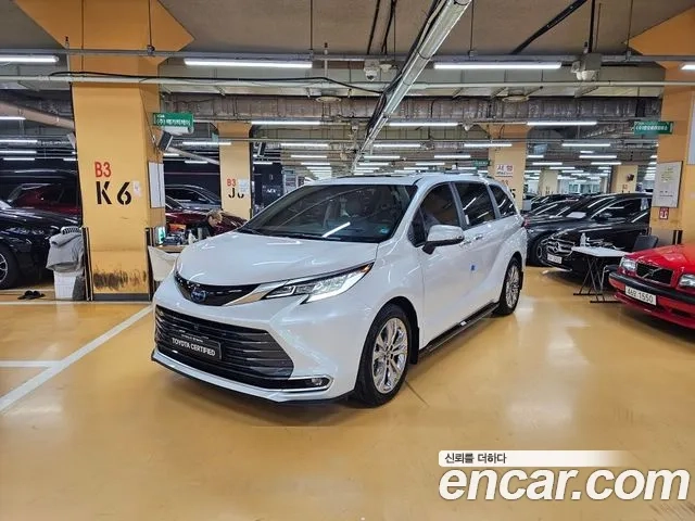 Toyota Sienna 4th Generation 2023 Белый из Кореи