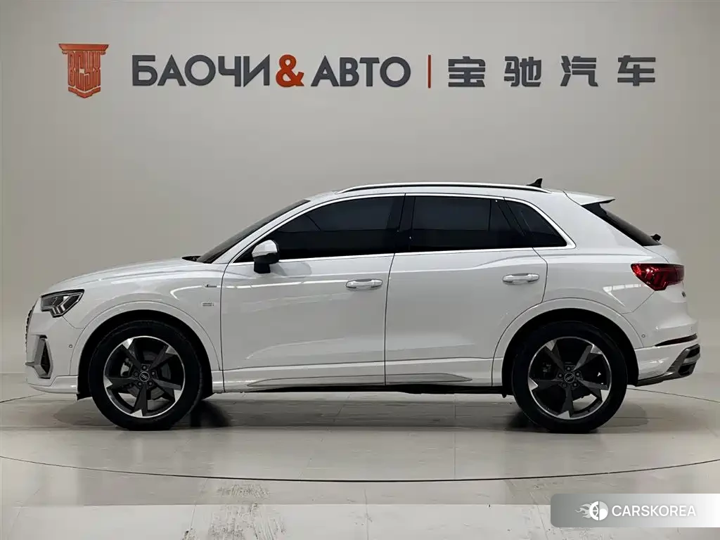 Audi Q3 2022 Белый из Китая