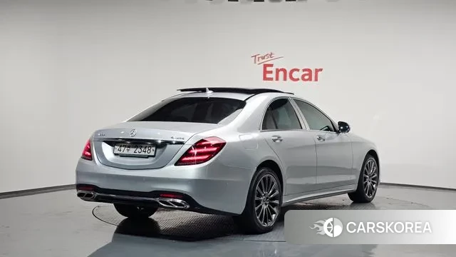 Mercedes-Benz S-Class W222 2018 Серебристо-серый из Кореи