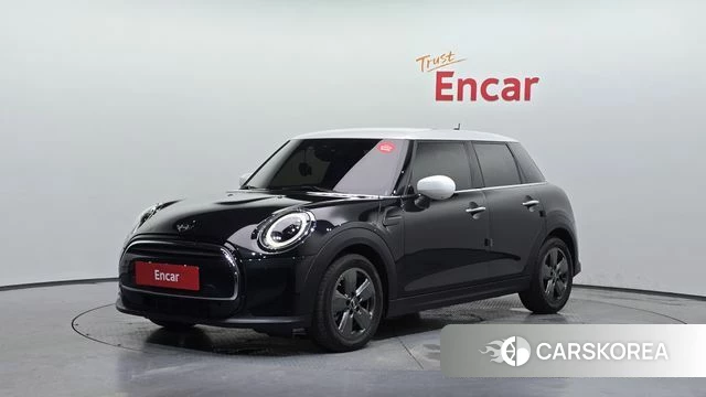 Mini Cooper 2023 Черный из Кореи
