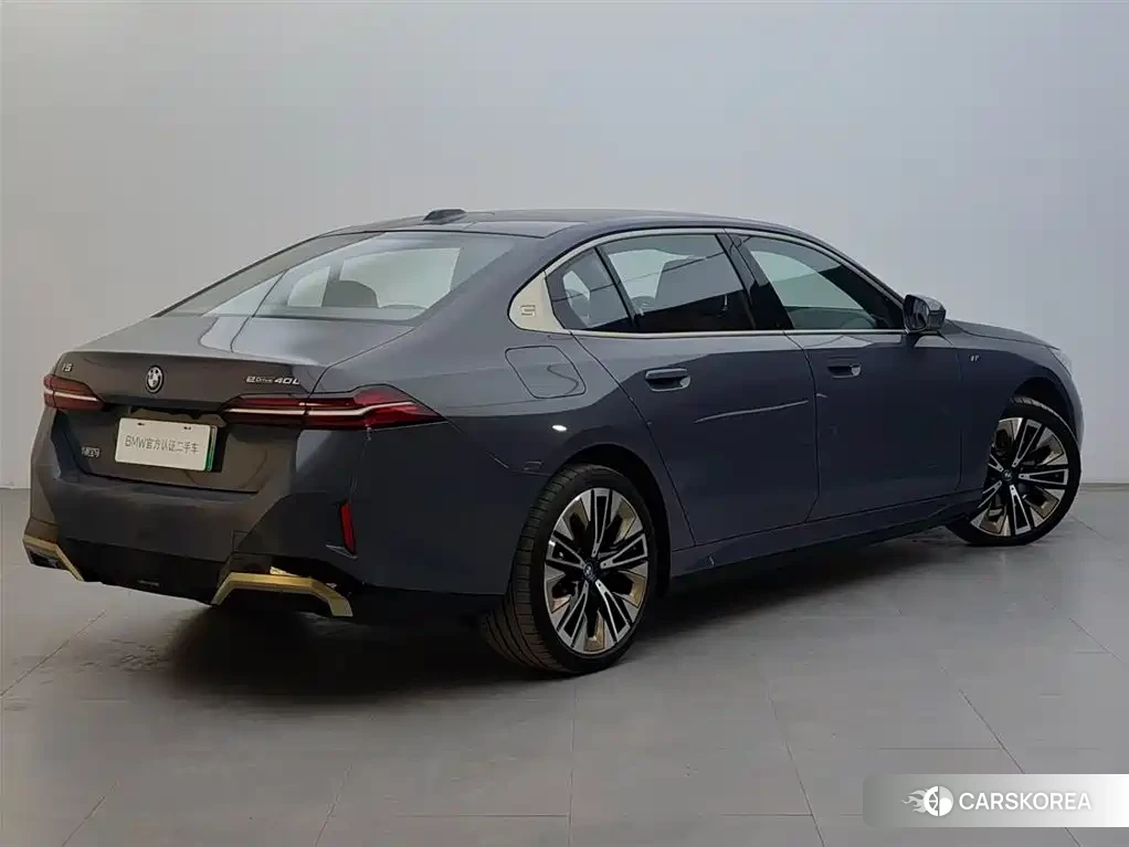 BMW i5 2025 Silver/gray из Китая