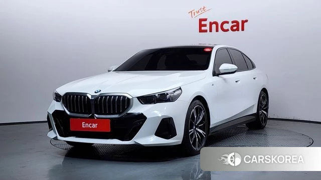 BMW 5 Series (G60) 2025 Белый из Кореи
