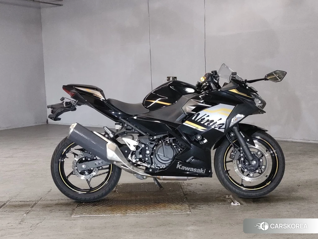 Проданный Kawasaki NINJA 400 2019 из Японии