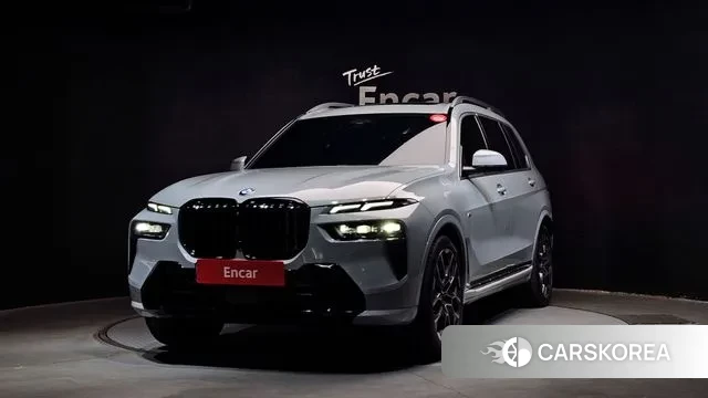 BMW X7 (G07) 2023 Цвет галактики из Кореи