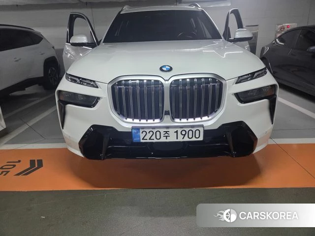 BMW X7 (G07) 2024 Белый из Кореи